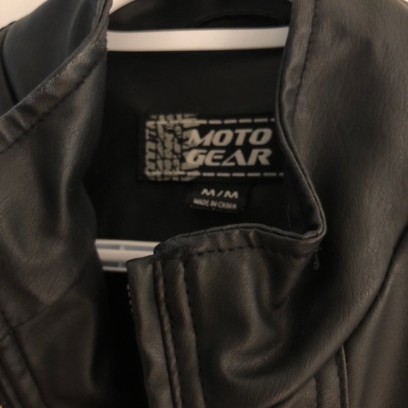 Form Fitting leather Jacket - Picture 2 of 5